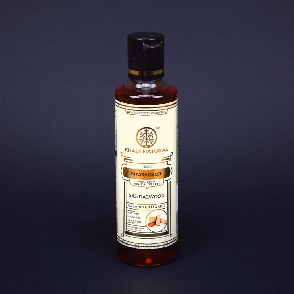 KhadiNaturalSandalwoodMassageolja210ml 1.jpg