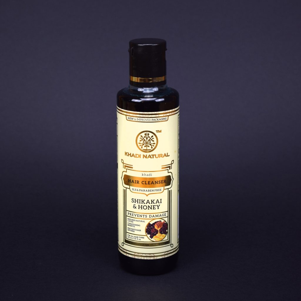 KhadiNaturalShampooShikakai Honey210ml 1.jpg